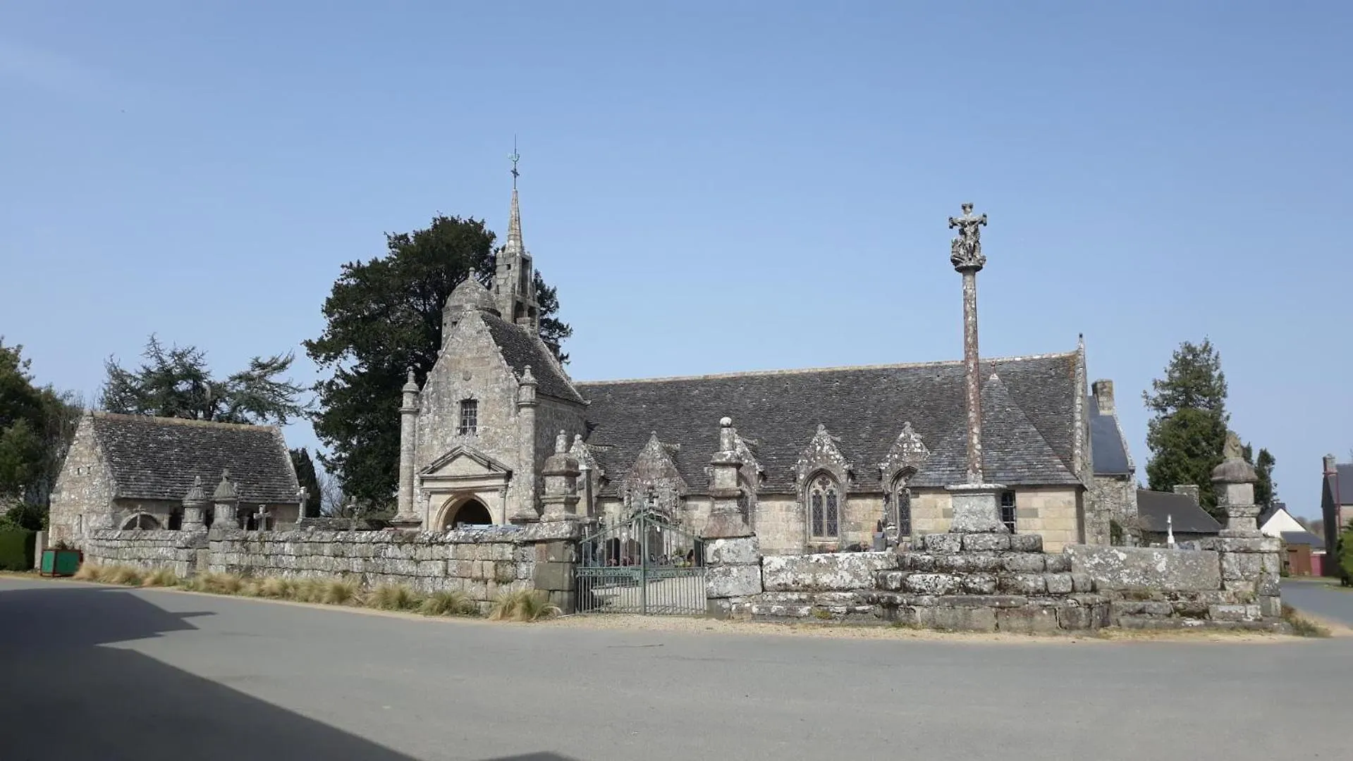 Ploumilliau La Caleche De Kergomar Bed & Breakfast