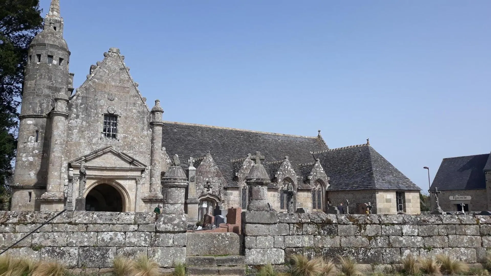 Ploumilliau La Caleche De Kergomar Bed & Breakfast