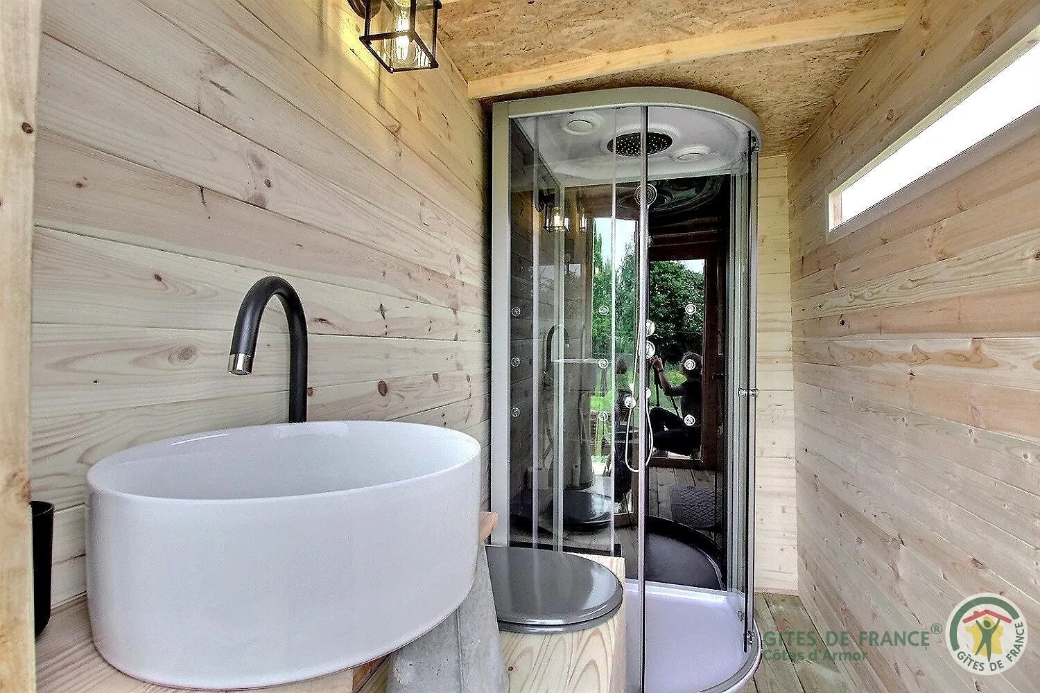 Ploumilliau La Caleche De Kergomar Bed & Breakfast
