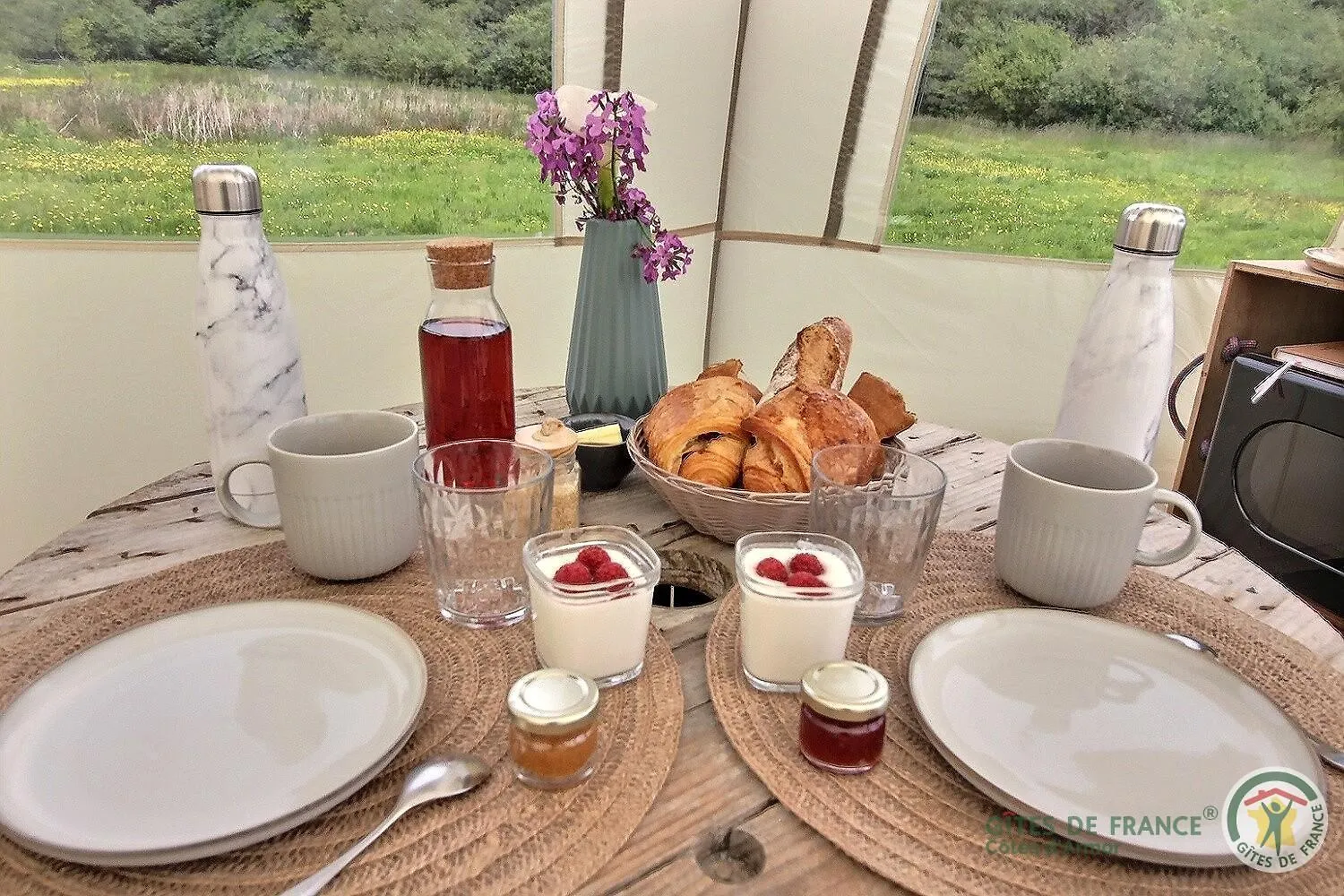 Ploumilliau La Caleche De Kergomar Bed & Breakfast フランス